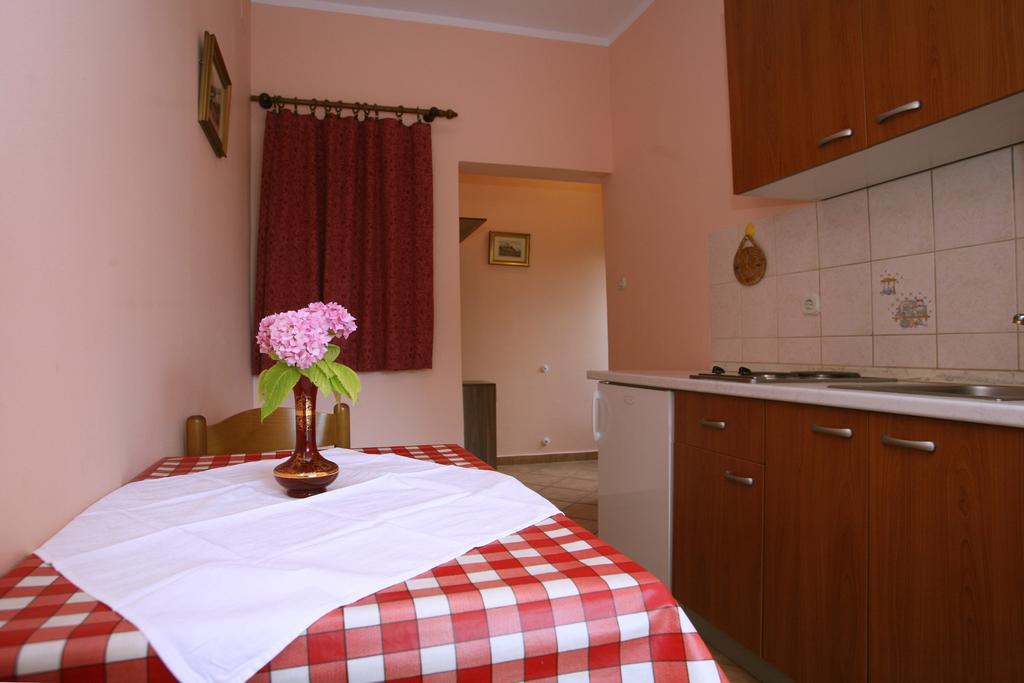 Apartments Neda - Porec South Room photo
