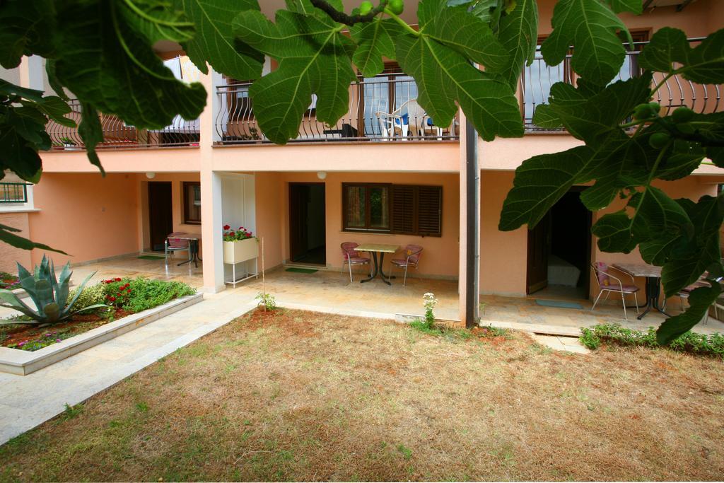 Apartments Neda - Porec South Room photo
